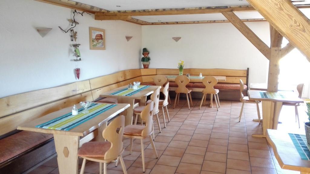 Pension Forsthaus Taele - Das Gaestehaus Vom Schwarzwaldgasthaus Salenhof 티티제-노이슈타트 외부 사진